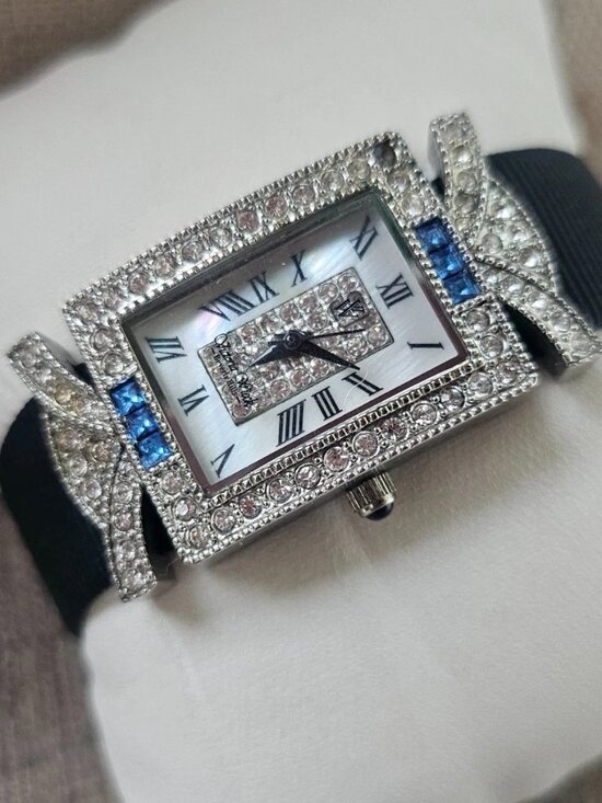 Vintage Victoria Wieck Ladies Wristwatch Black Leather/Canvas Strap Crystals Acc main image 11